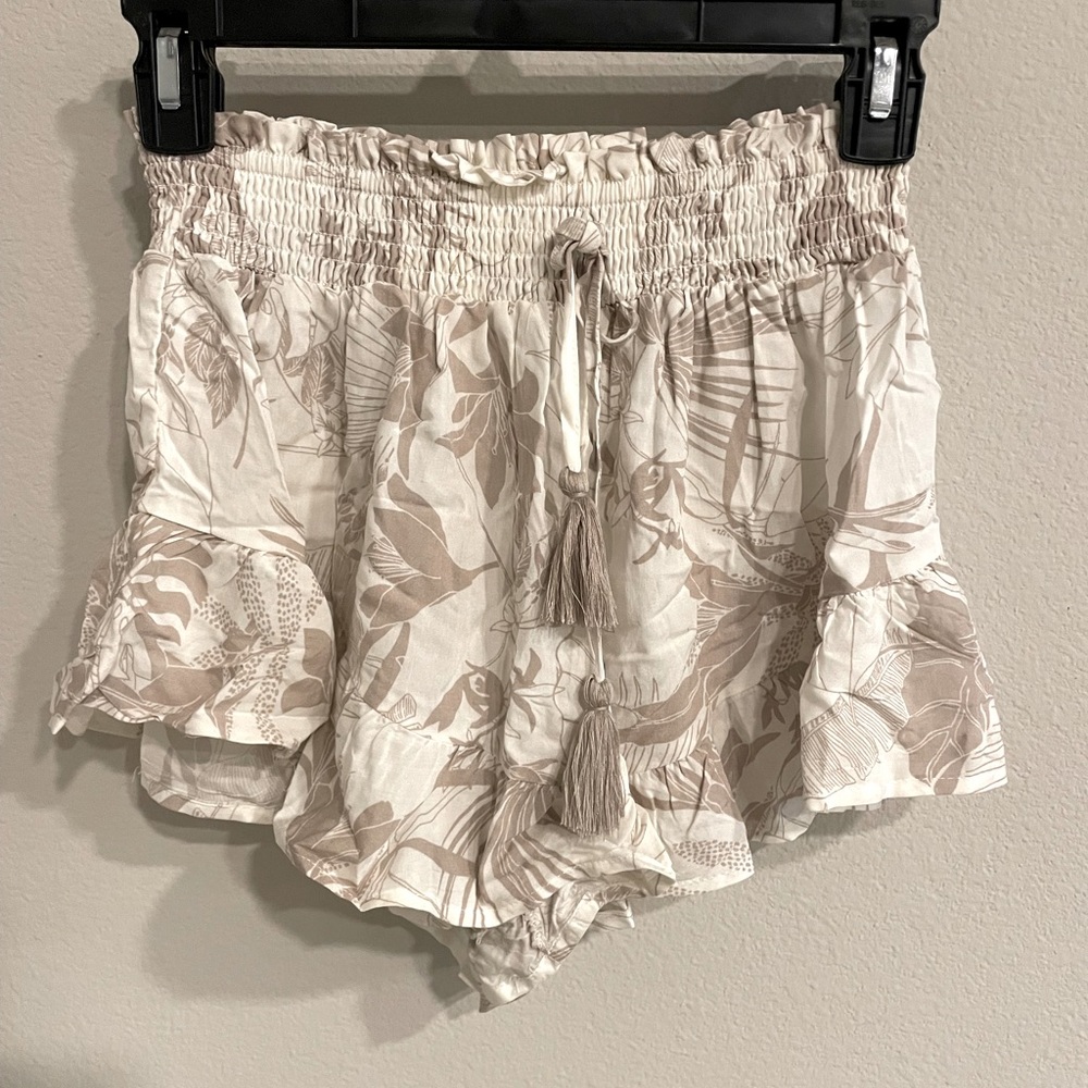 Surf Gypsy Shorts Size Medium, runs like a small